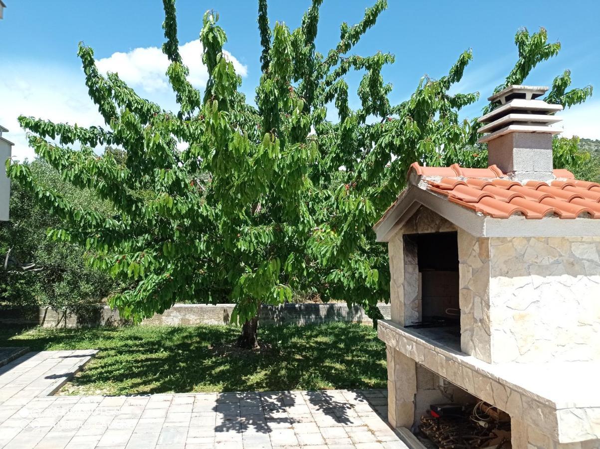 Studio Apartment With Balcony Trogir Extérieur photo