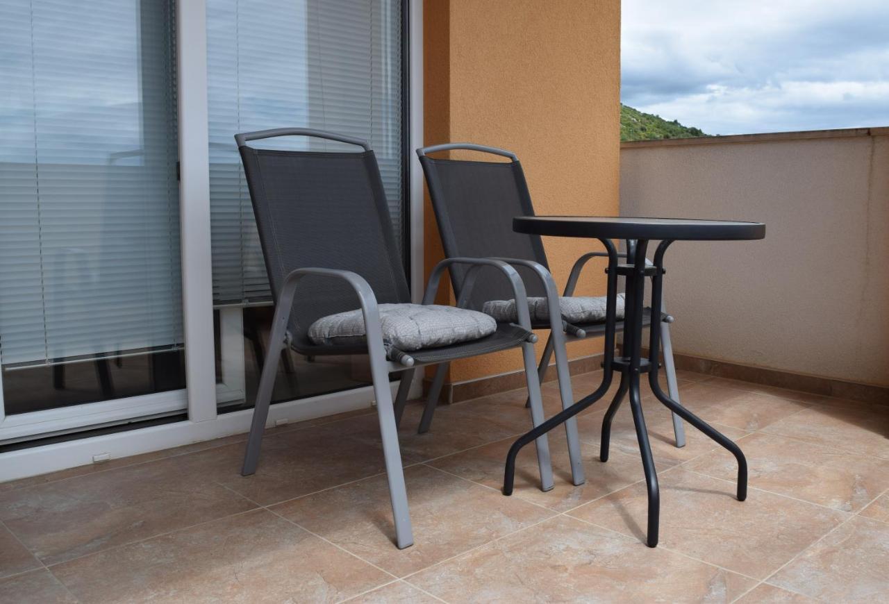Studio Apartment With Balcony Trogir Extérieur photo