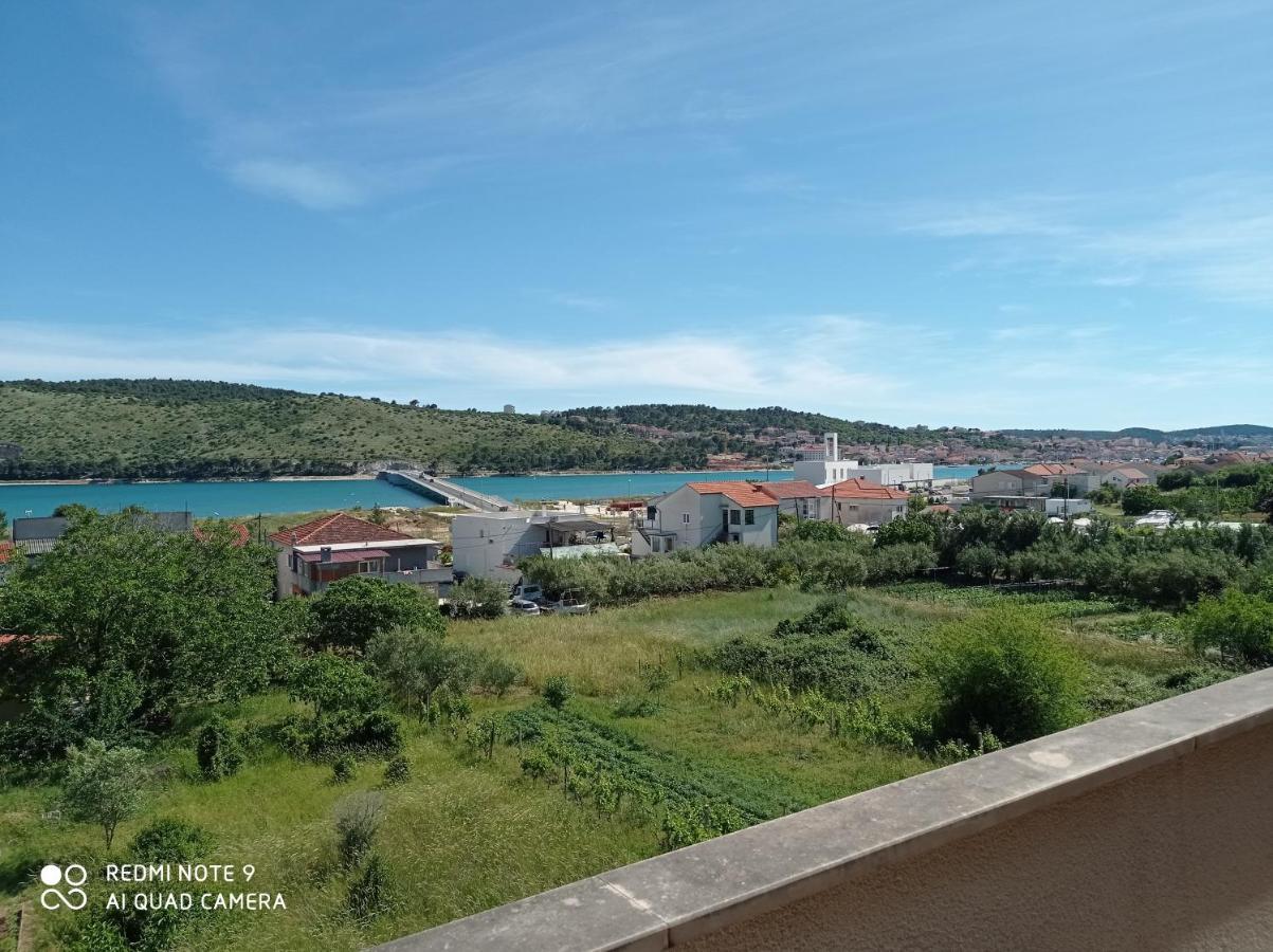 Studio Apartment With Balcony Trogir Extérieur photo