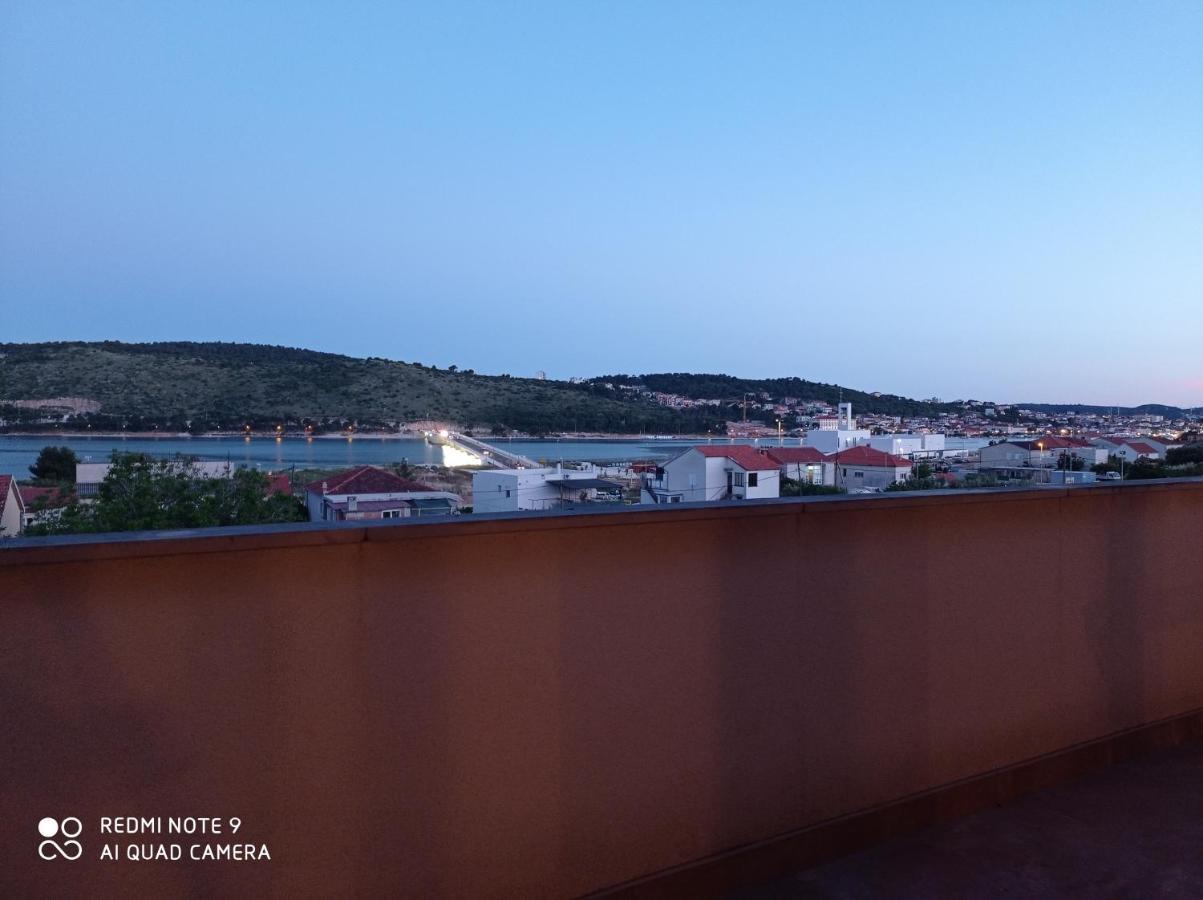 Studio Apartment With Balcony Trogir Extérieur photo