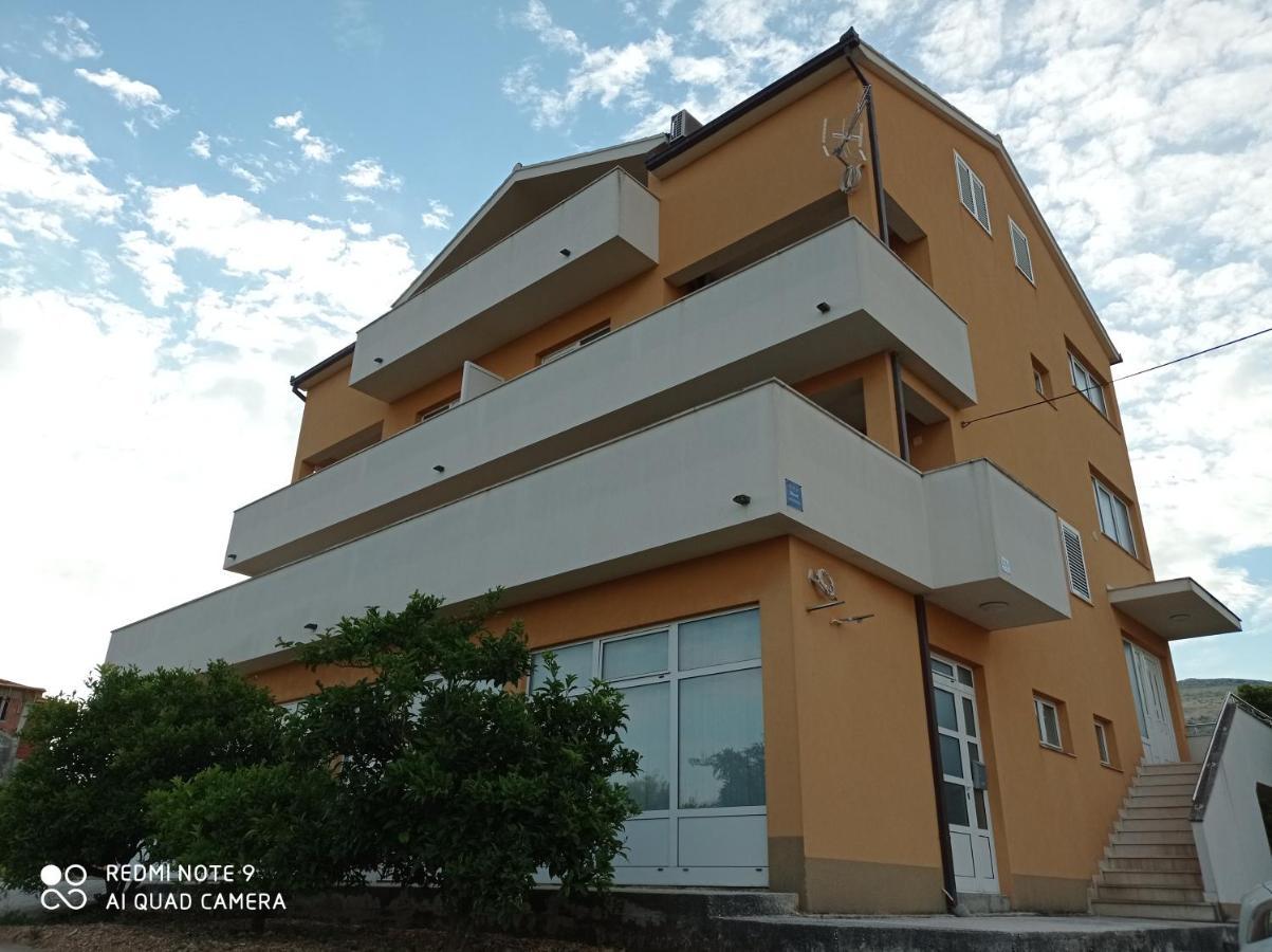 Studio Apartment With Balcony Trogir Extérieur photo