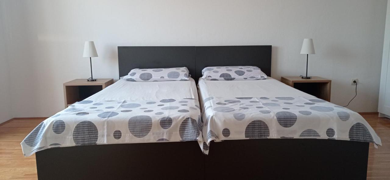 Studio Apartment With Balcony Trogir Extérieur photo
